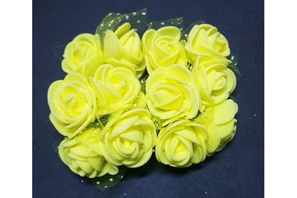 Rosa in spugna con velo a pois cm 3 pz 12 colore Giallo