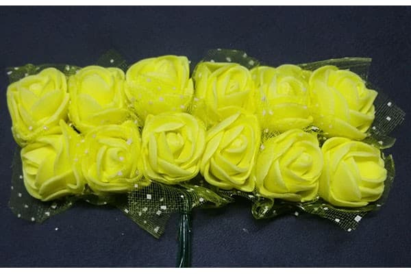 Rosa in spugna con inserti pois cm 2 pz 12 colore Giallo