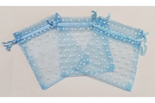 3 Sacchetti Celesti a pois in organza per confetti cm10x13
