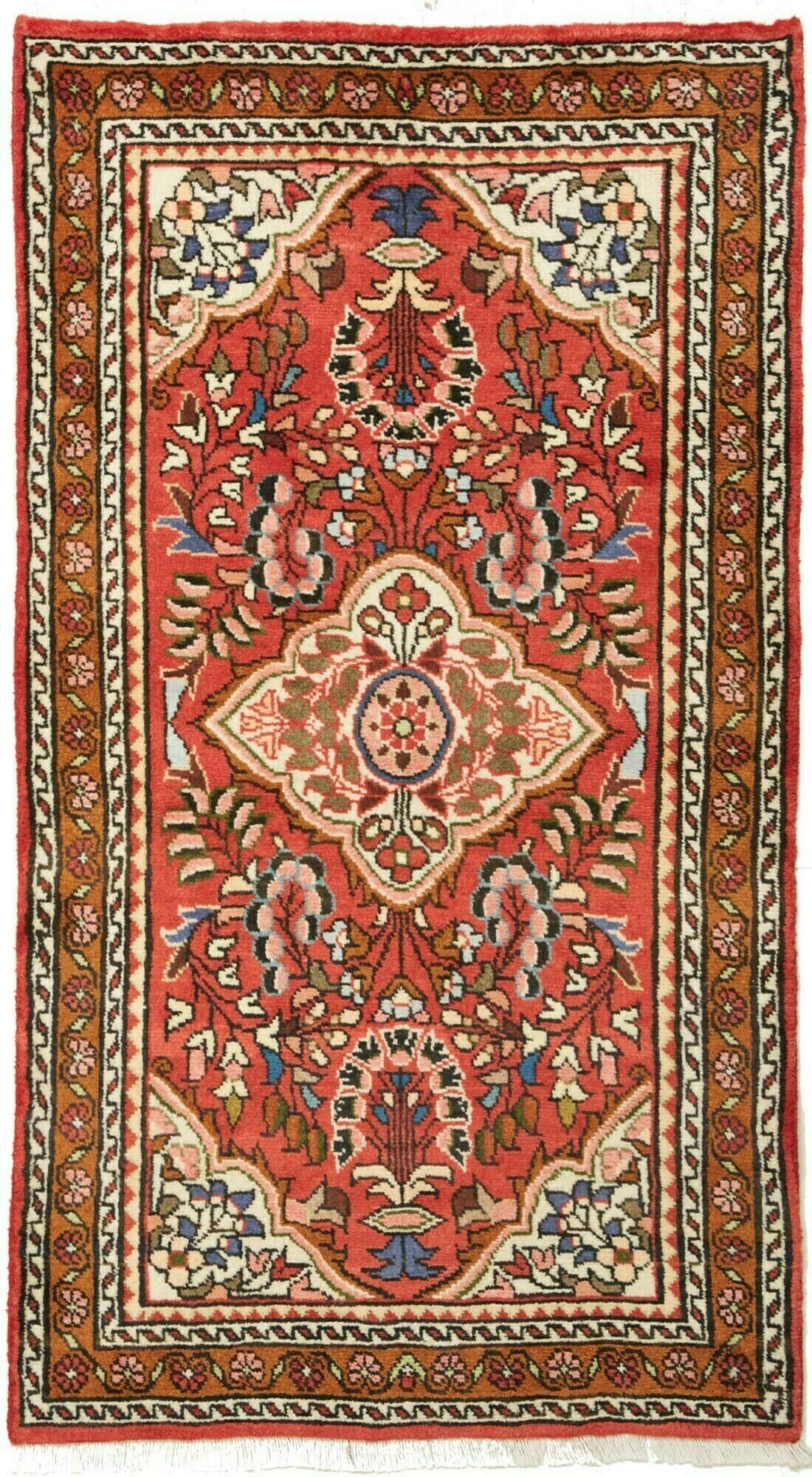 Medaglione Rosso Crema 74x133 Cm